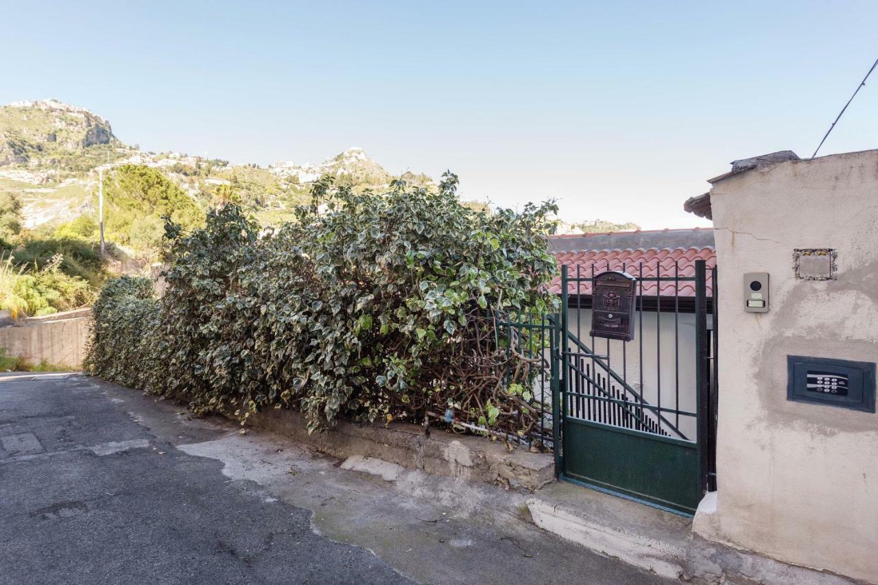 Panoramic Taormina Bay View Apartment Exterior photo